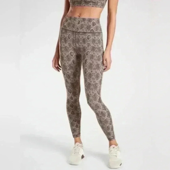 Athleta Ultimate Stash Pocket 7/8 Tight Size S Gray Printed Snake Pattern EUC - Picture 1 of 3